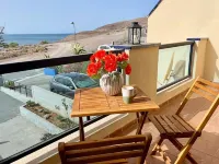 Casa La Ola - Idyllic Seaside Retreat, La Lajita