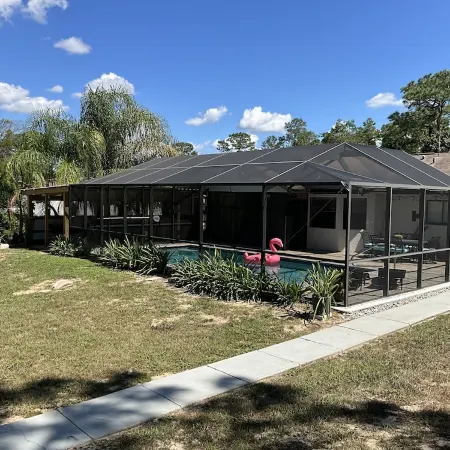 Large Pool • Clean & Comfortable • Fast Wifi • King Beds!