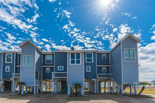 Steps to the beach - New remodeled townhome - Ocean view