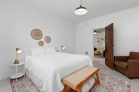 Remodeled Farmhouse near Silver Creek for fly fishing and Craters of the Moon