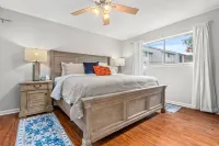 Eagle's Escape ~ Cozy 2-Bedroom Condo in Welcoming Auburn 타운 크릭 공원 주변 호텔