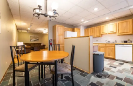 Historic Downtown Top Floor 2BR Apartment