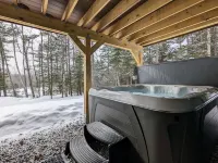 Cozy, sun filled mountain retreat w/45 private acres, hot tub, gym, car charger!