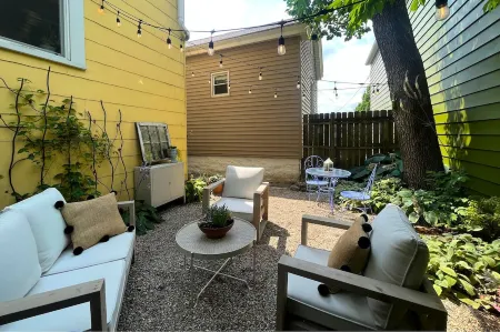 The Little Yellow House - Hyde Park and O’Bryonville Walkability Отели в г. Цинциннати