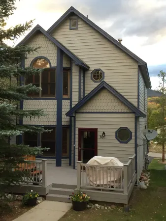 Beautiful Victorian Home, Recently Remodeled, 1/2 Block To Main Street Отели в г. Фриско