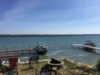 Dad's Cottage★ Private waterfront plus 3 King suites★