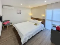 Plage du Capelan Parking Entrée Privé Climatisé Calme Assuré Hotels in Bandol