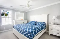 Beachfront- 1st row!: 6bedroom/4 bath sleeps 16