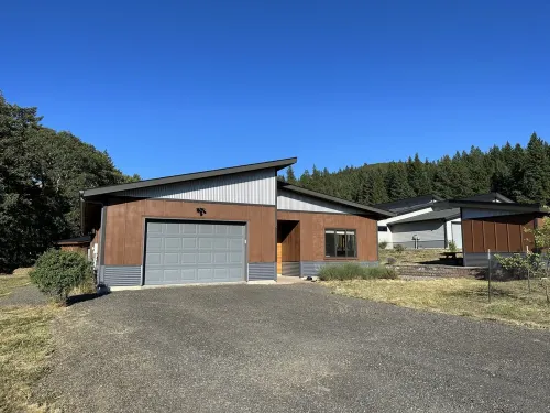 3 bed / 2 bath Home in Columbia Gorge Paradise!