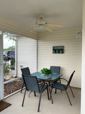 SPACIOUS VILLA WITH GOLF CART CLOSE TO LAKE SUMTER LANDING NO EXTRA GUEST FEES ! Отели в г. Те-Виллиджис