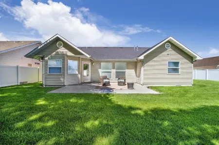 NEW! Park Meadow. Near St. Luke’s, Clean 4 bedroom, 2 bathroom.