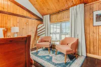 Cozy family friendly private apartment farm stay Hotels in Stratham