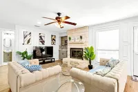 Remodeled 4BR w/pool table, Pingpong, Air Hockey Hotel a Carrollton