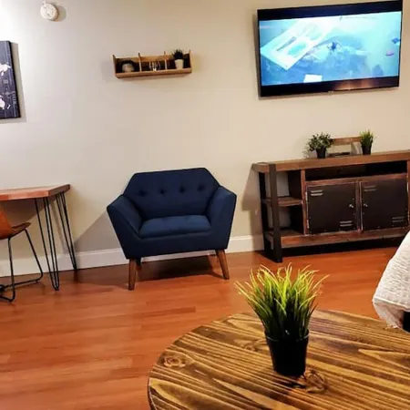Studio walking distance to Stadium & Nightlife!