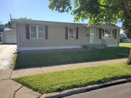 COVE DISTRICT HOUSE WITH VIEW OF CEDAR POINT Отели в г. Сандаски