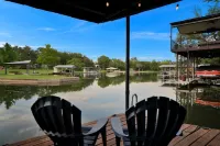 Quiet Cove Close to Open Water with new Hot Tub - 4-stjärniga