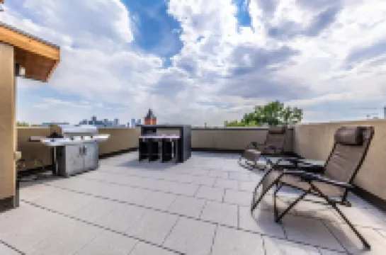 Post-Worthy Rooftop Views / Super Walkable LoHi Area / Modern 3b3b