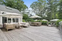 Beautiful East Hampton Home, Close to Beach and Town