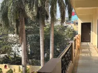 Hotel Neeraj Bhawan - Triveni Ghat