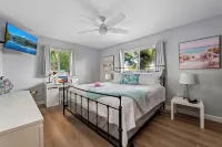 Majestic Summer Sunsets Just 50 Steps to Uncrowded Beach & 2 King Beds