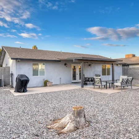 Downtown Gilbert Getaway - Sleeps 8