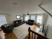 Spacious 2 Bedroom Apartment-Just Steps to Thames St & Waterfront!