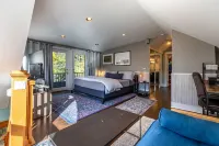Gorgeous Mountain View in Manchester, Shopping, Dining, Spa. 5 min walk to town.