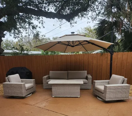 Large house Jacuzzi Tub in Master bedroom