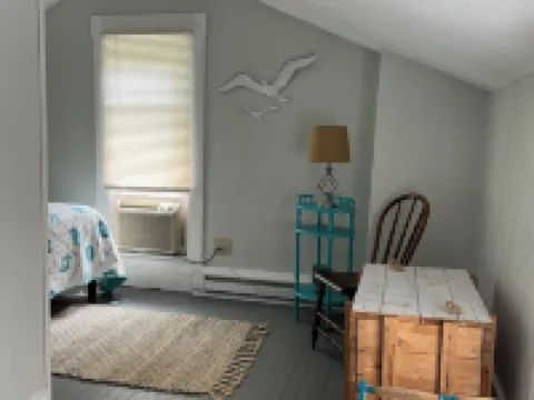 Lake Life 1BD at heart of GOTL. Bright & Airy and right off the strip. 杰尼瓦酒店