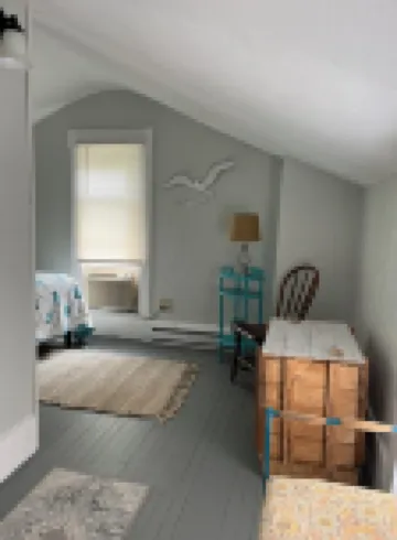 Lake Life 1BD at heart of GOTL. Bright & Airy and right off the strip.