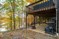 ✔ 25% OFF! Ski~Lakefront paradise & lake toys! Hot Tub~Dock~Game RM & Fire-pit!