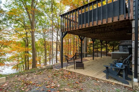 ✔ 25% OFF! Ski~Lakefront paradise & lake toys! Hot Tub~Dock~Game RM & Fire-pit!