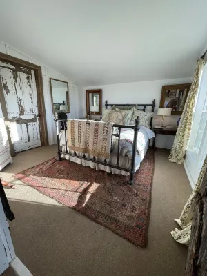COTTON HOUSE COTTAGE Super charming 100 Ac Historic Farm - 19 minutes to Aiken.