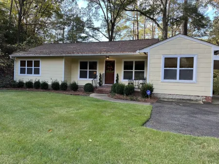 Cute House in Middle of Oxford! SO Close to Ole Miss. Convenient to Everything.