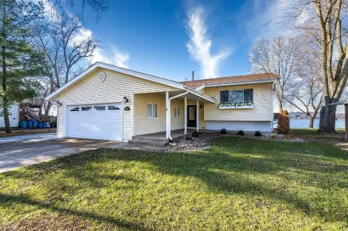 Hot Tub River Views Hotels in Hampton Township