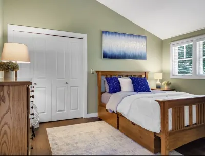 Oceanfront Adj. Resort +Lighthouse: Enjoy Beaches, Hikes, Quaint Shops &Lobster!