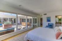 Peaceful Mid-Century Retreat with Pool and Hot Tub Hotels near Yume Japanese Gardens of Tucson