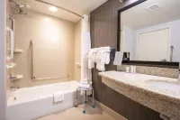 Courtyard Kingston Highway 401/Division Street Hotels in 