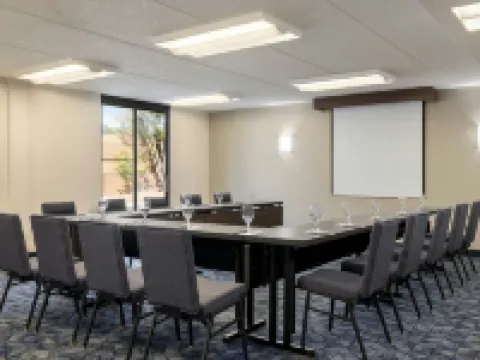 Courtyard Atlanta Northlake Hotels in Tucker