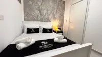 海景公寓 Wine N' Dine附近的飯店