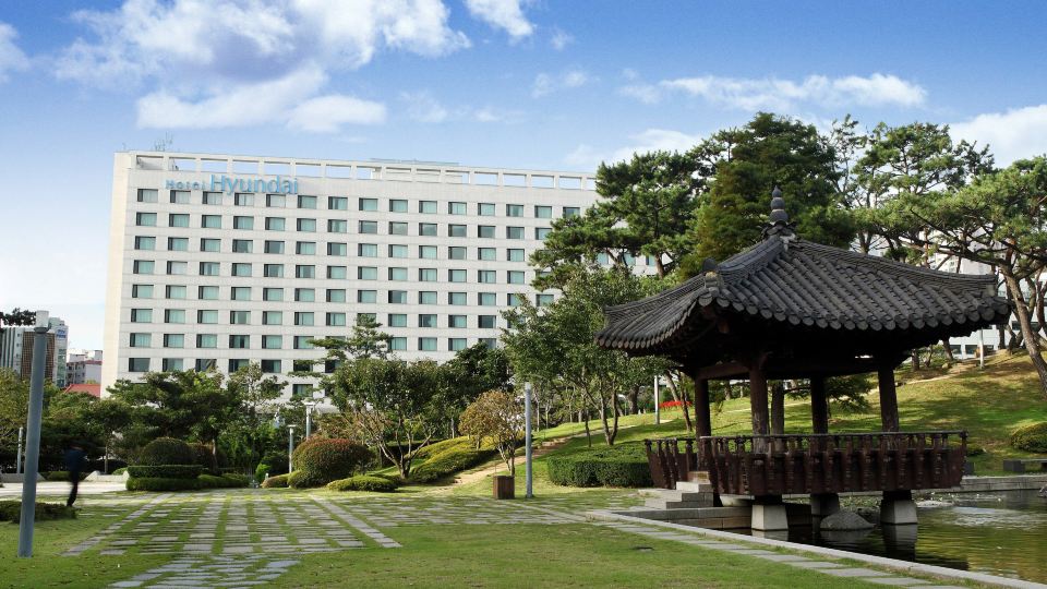 Hotel Hyundai by Lahan Ulsan