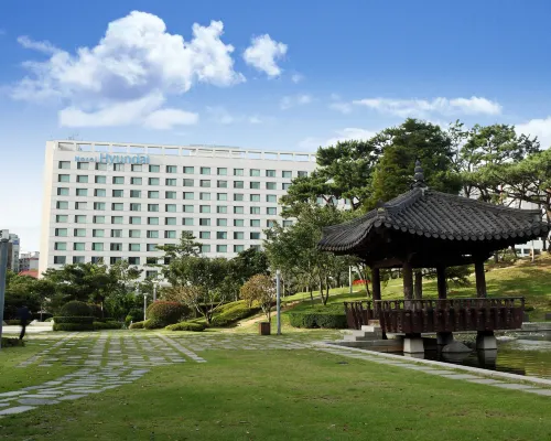 Hotel Hyundai by Lahan Ulsan Hotels near Deungyongsa