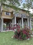 Guadalupe River Oasis-Pool Table-Shuffle Board-5 Bedrooms-Sleeps 12! Hotels near Polmedia Polish Pottery