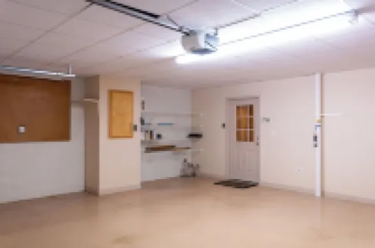 Beautiful 4-Bedroom Condo with WiFi, AC in Fabulous Florence Downtown Near Una