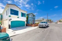 Amazing Beach House! Great Roof Deck. 1 block from beach-A/C-Garage Parking