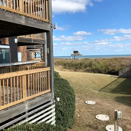 OCEANFRONT@The Lucky Duck- 100% renovated, clean, cozy & well-appointed.