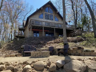Fire pit! Hot tub! Game room! Kayaks! Hotels in 