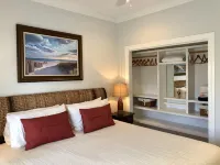 5 KING BEDS! OLD VILLAGE LOCATION!!!Close to Beaches, Shem Creek and Charleston