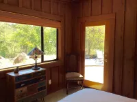 Private, upscale, riverfront cabin, sleeps 6; amazing amenities to dazzle