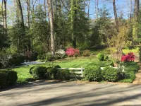 Super Clean luxury flat near the James River in park-like setting. 리치몬드 호텔